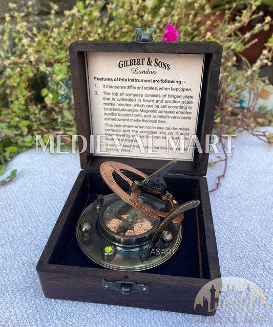 MEDIEVALMART FR Boussole Nautique Vintage Trip Gear en Laiton – Finition Or Brillant avec Base en Bois | Cadeau pour Maman