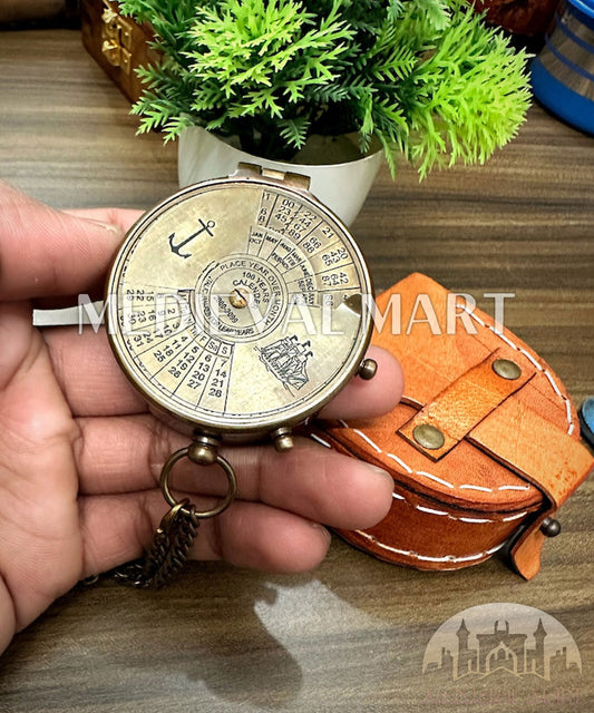 MEDIEVALMART FR Boussole Nautique Vintage Trip Gear en Laiton – Finition Or Brillant avec Base en Bois | Cadeau pour Maman