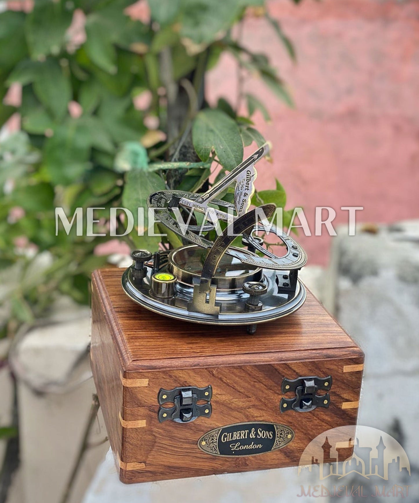 MEDIEVALMART FR Boussole Nautique Vintage Trip Gear en Laiton – Finition Or Brillant avec Base en Bois | Cadeau pour Maman