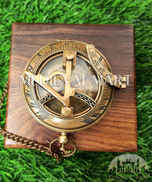 MEDIEVALMART FR Boussole Nautique Vintage Trip Gear en Laiton – Finition Or Brillant avec Base en Bois | Cadeau pour Maman