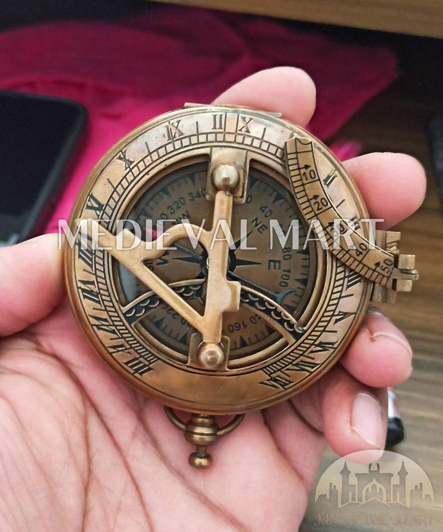 MEDIEVALMART FR Boussole Nautique Vintage Trip Gear en Laiton – Finition Or Brillant avec Base en Bois | Cadeau pour Maman