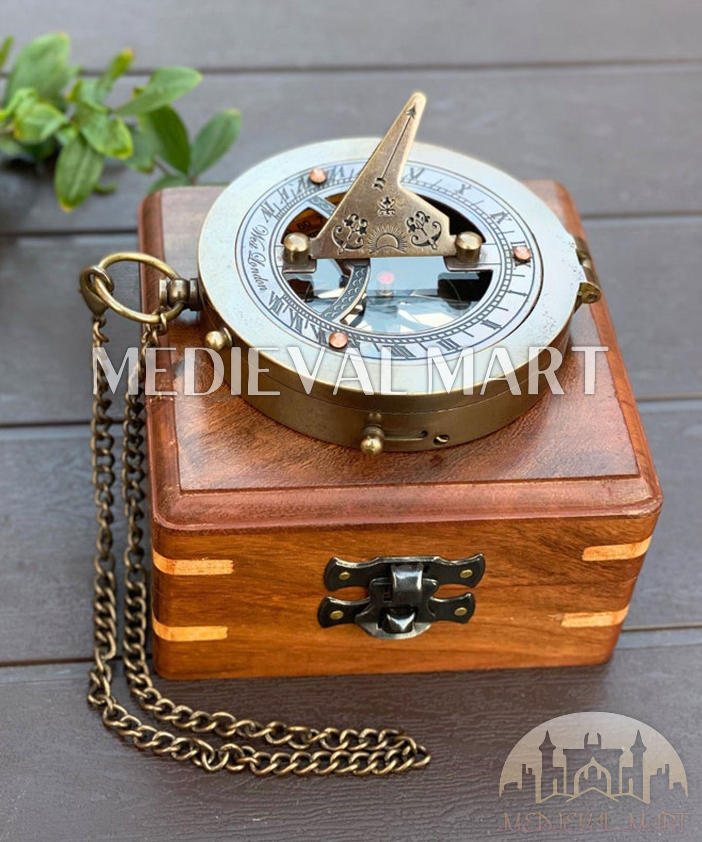 MEDIEVALMART FR Boussole Nautique Vintage Trip Gear en Laiton – Finition Or Brillant avec Base en Bois | Cadeau pour Maman