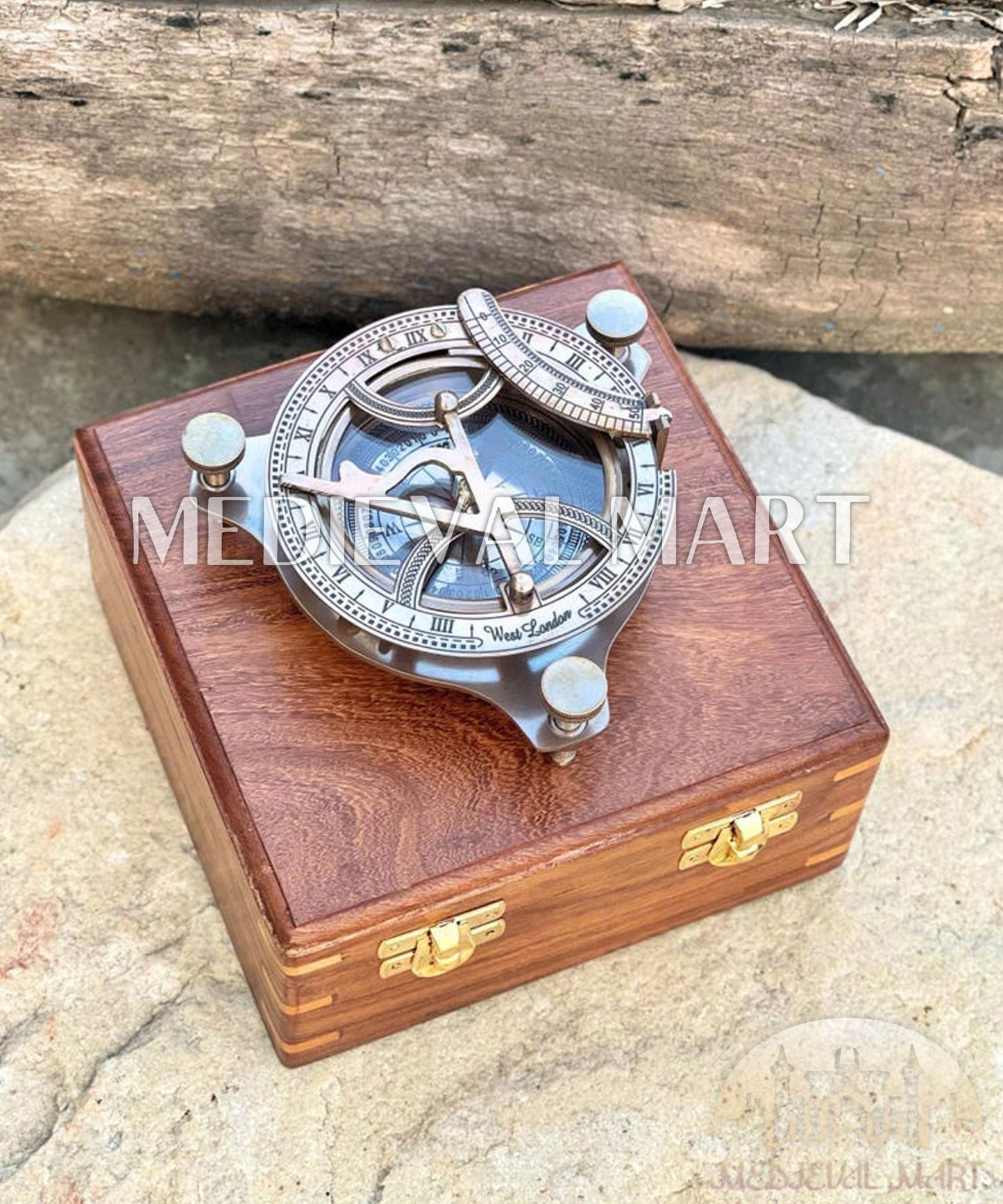 MEDIEVALMART FR Boussole Nautique Vintage Trip Gear en Laiton – Finition Or Brillant avec Base en Bois | Cadeau pour Maman