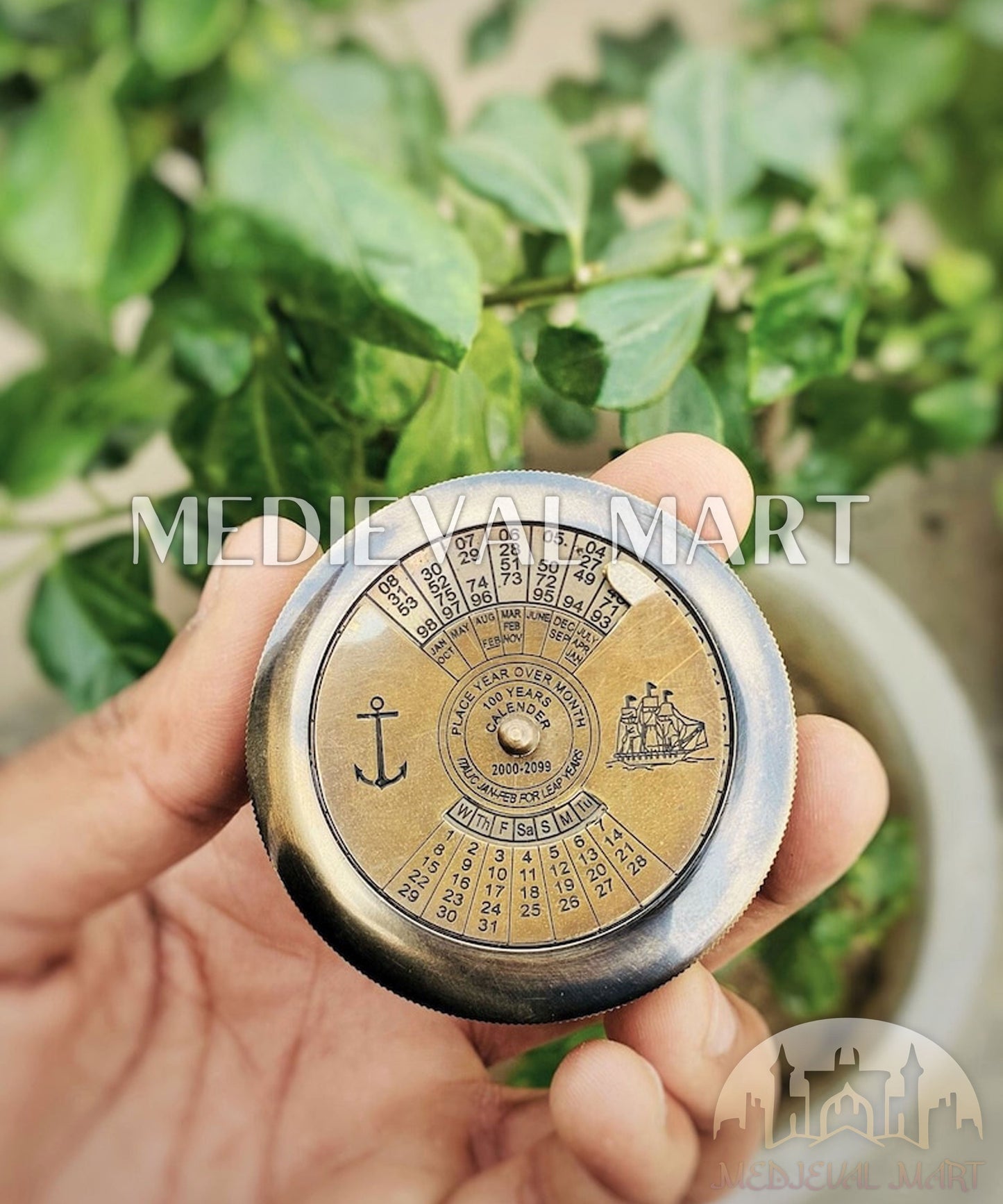 MEDIEVALMART FR Boussole Nautique Vintage Trip Gear en Laiton – Finition Or Brillant avec Base en Bois | Cadeau pour Maman