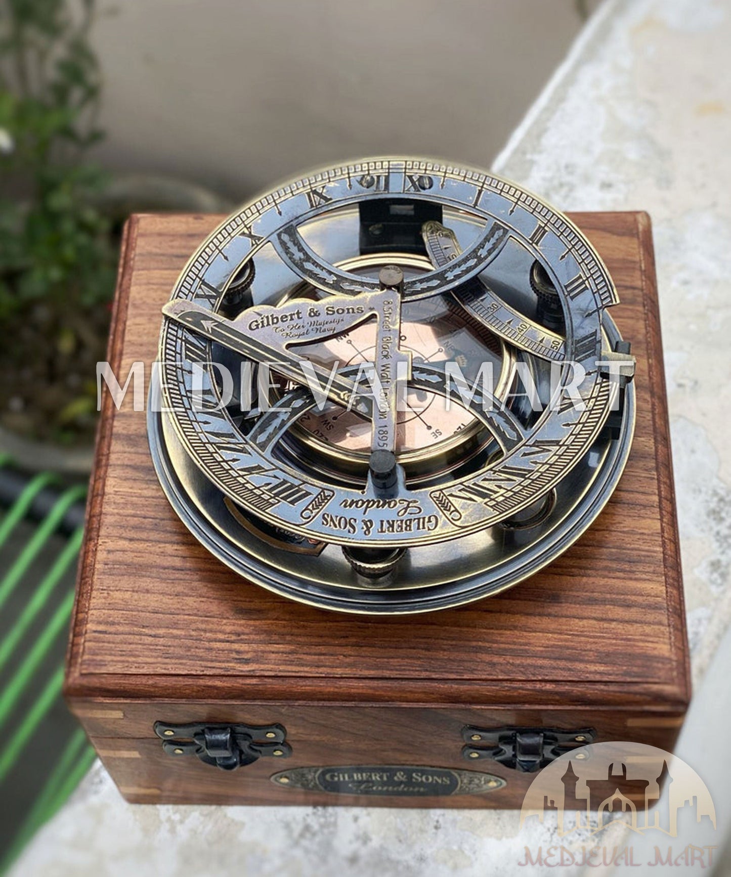 MEDIEVALMART FR Boussole Nautique Vintage Trip Gear en Laiton – Finition Or Brillant avec Base en Bois | Cadeau pour Maman