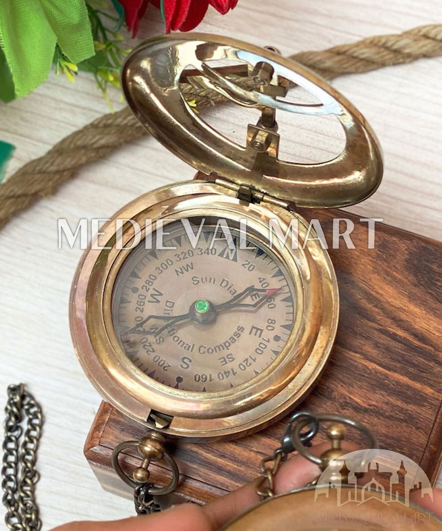 MEDIEVALMART FR Boussole Nautique Vintage Trip Gear en Laiton – Finition Or Brillant avec Base en Bois | Cadeau pour Maman