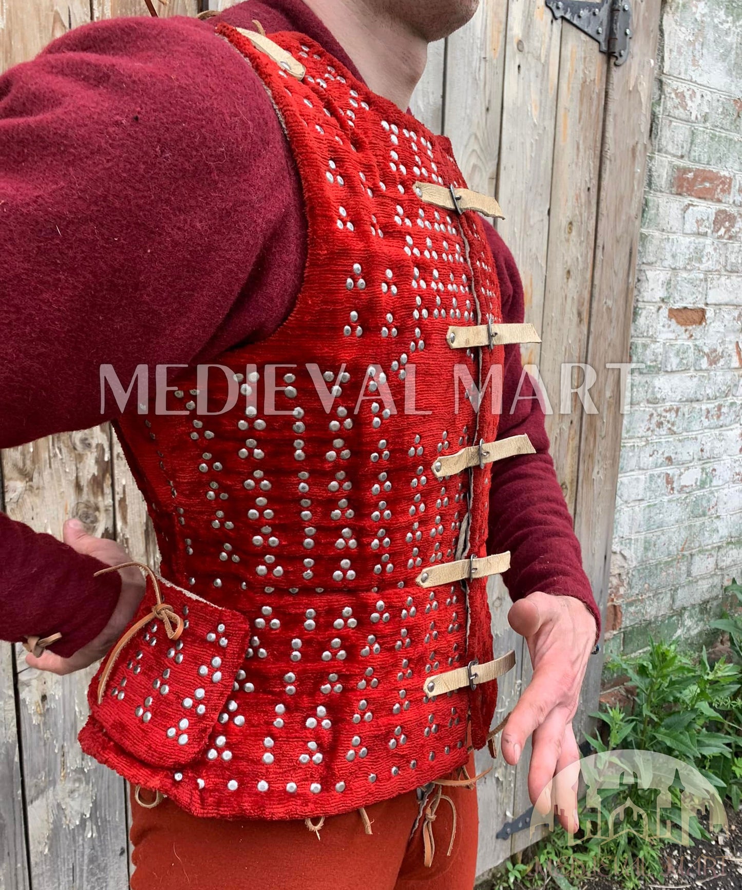 MEDIEVALMART  Armure Brigandine Renaissance Médiévale PREMIUM Rouge “MOAB” – Type Royal Iconique – LARP