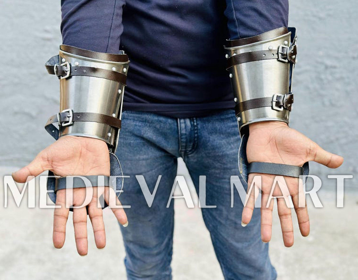 MEDIEVALMART FR Ensemble Exclusif De Gantelets Noirs Inspirés De Sauron Witcher LOTR Avec Décor Doré