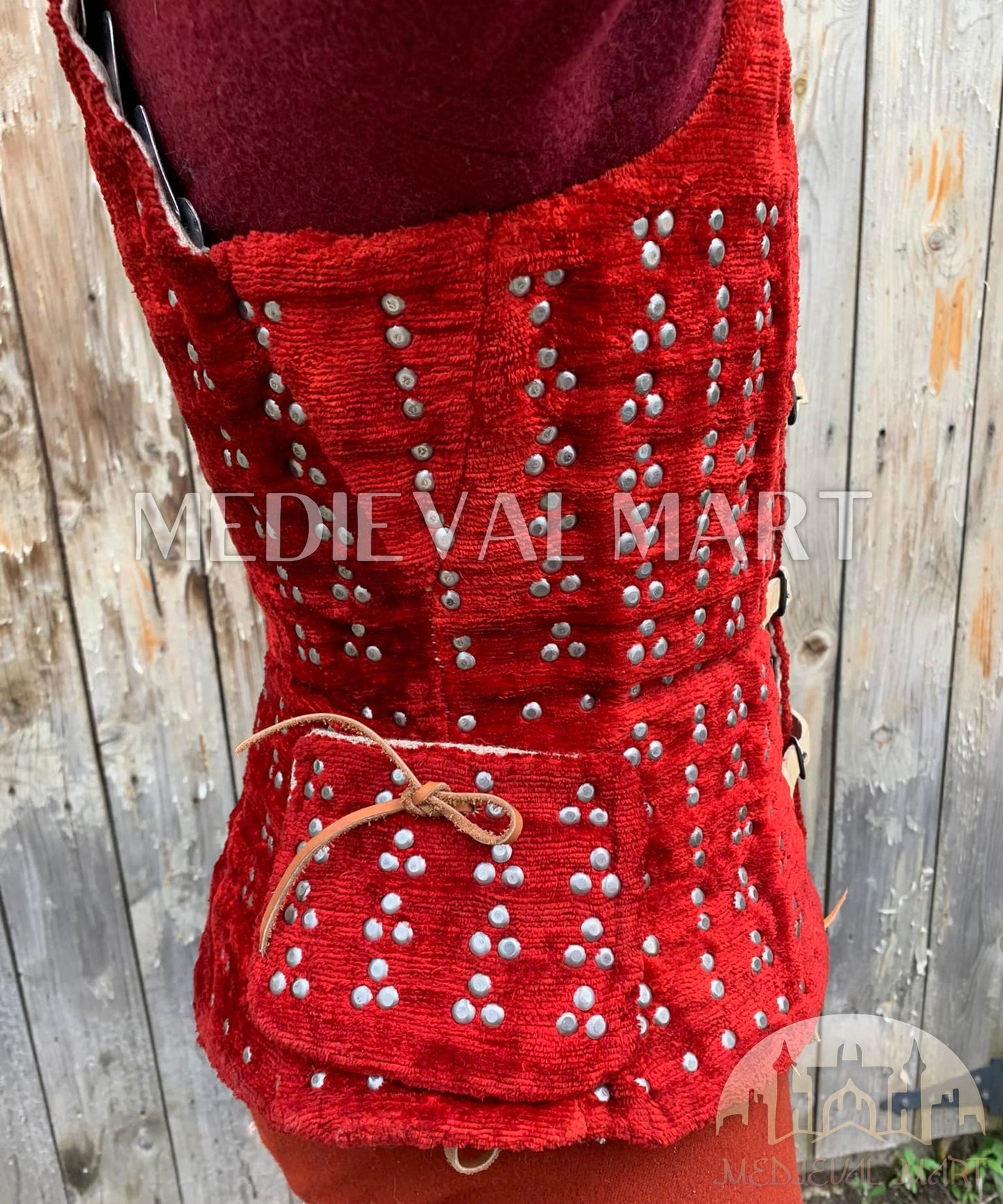 MEDIEVALMART  Armure Brigandine Renaissance Médiévale PREMIUM Rouge “MOAB” – Type Royal Iconique – LARP