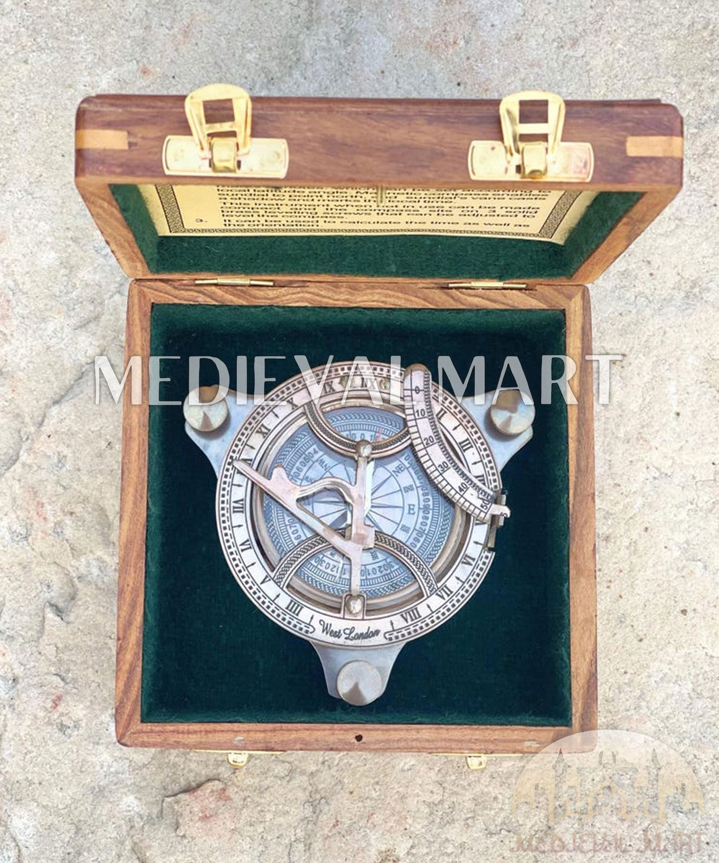 MEDIEVALMART FR Boussole Nautique Vintage Trip Gear en Laiton – Finition Or Brillant avec Base en Bois | Cadeau pour Maman