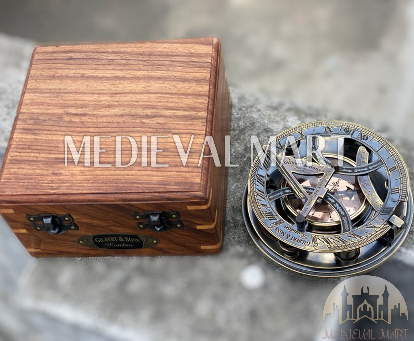 MEDIEVALMART FR Boussole Nautique Vintage Trip Gear en Laiton – Finition Or Brillant avec Base en Bois | Cadeau pour Maman