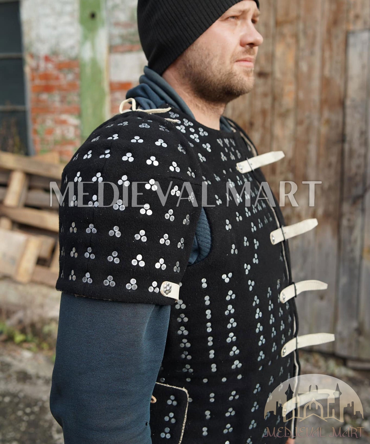 MEDIEVALMART  Armure Brigandine Historique de la Renaissance – PREMIUM Noir – Veste avec Épaulières de Brigandine